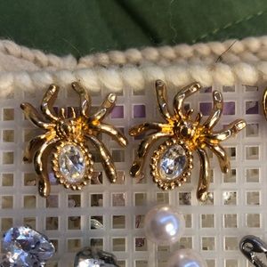 Spider Studs